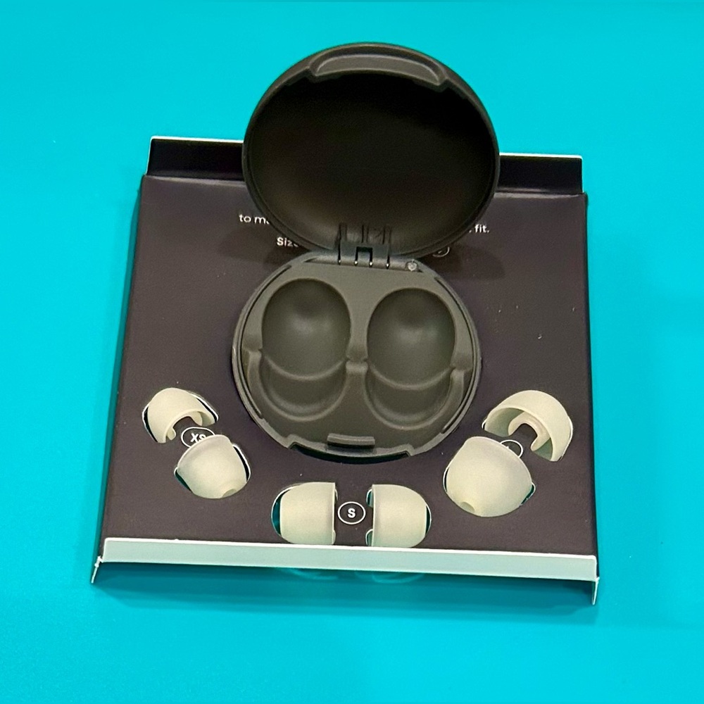 Loops Earplugs’ Case & Extra Earpieces — NEW